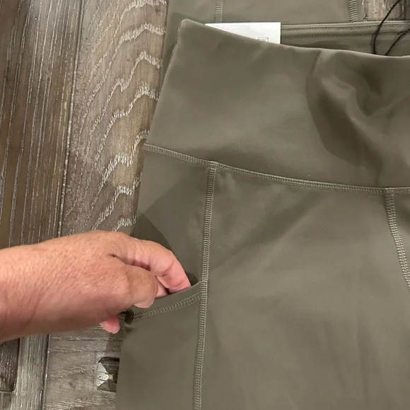 Banana Republic Khaki Leggings - Picture 7 of 16